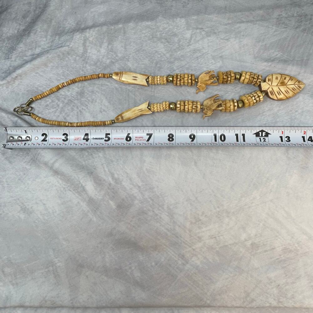 Vintage Necklace Jewelry Carved African Theme Elephant Fish Leaf Pendant 14" - Picture 6 of 6